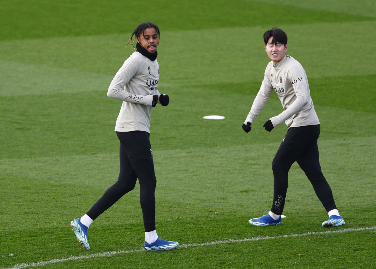 'PSG 왕자님'→'복귀 후 혹평' 이강인, 주전 입지 크게 흔들리나..…