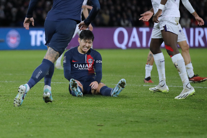 'PSG 왕자님'→'복귀 후 혹평' 이강인, 주전 입지 크게 흔들리나..…