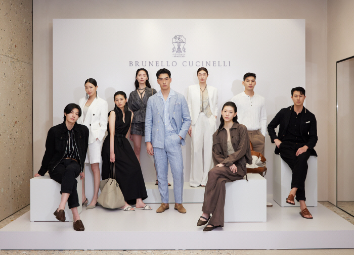 브루넬로 쿠치넬리(BRUNELLO CUCINELLI), 봄-여름 2024 프레젠테이션 진행