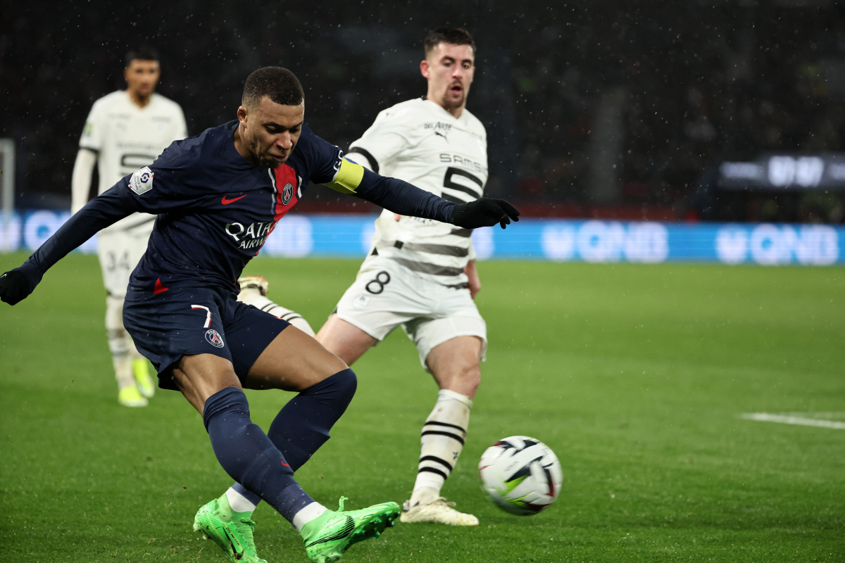 "이미 마음이 마드리드에 있다"...이강인 떠나는 음바페, PSG 애정 …