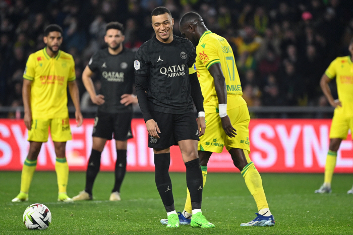 "이미 마음이 마드리드에 있다"...이강인 떠나는 음바페, PSG 애정 …