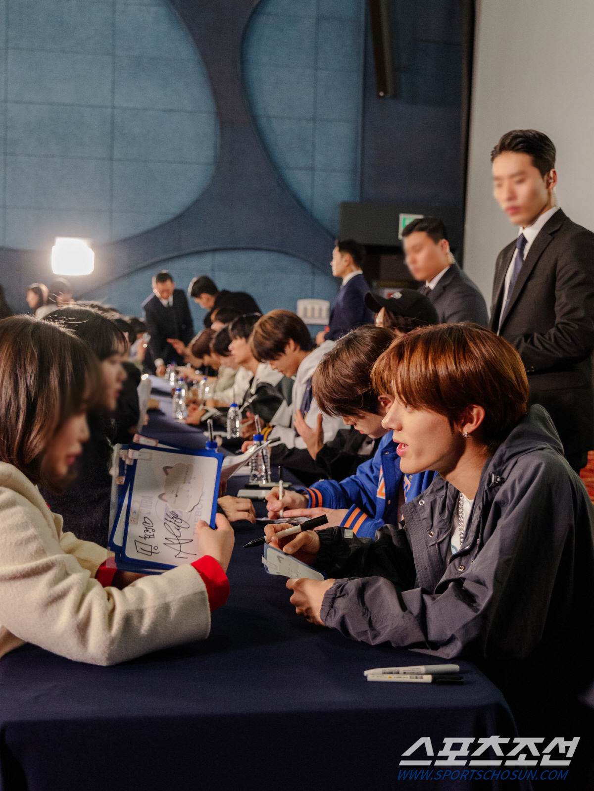 더보이즈, 스트리트 캐주얼 브랜드 NBA와 팬사인회 진행…Q&A·포토타임…