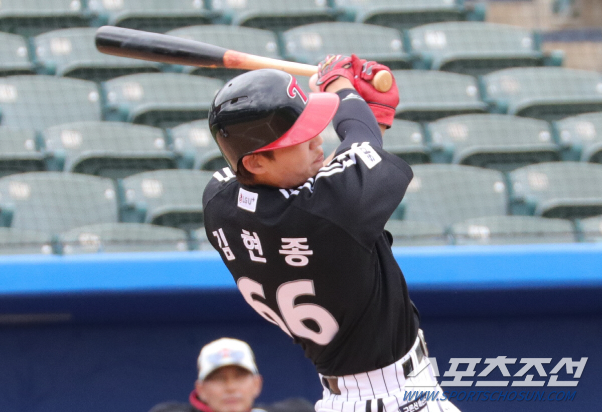 신인 김현종 첫타석 홈런 작렬. LG 선발 전원안타, NC에 9대4 역전…