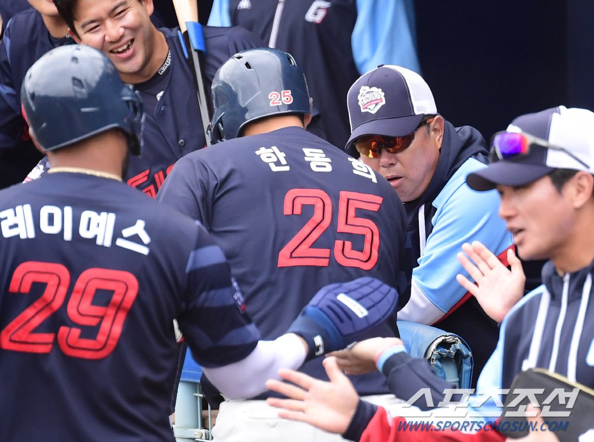 "시즌 중 상무 간다" 괜히 얘기했나. 지바롯데 베테랑→뷰캐넌 대체외인 …