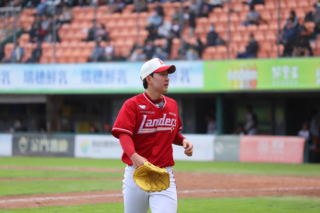 '추신수-하재훈 펄펄' 이숭용 비공식 데뷔전, '국대 에이스' 앞세운 퉁…