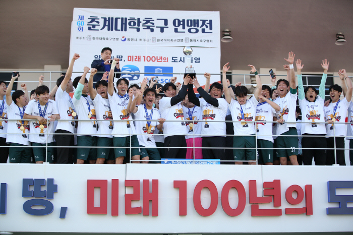 [대학축구]"선수들 두고 갈 수 없었다" 창단 2개월 만의 우승, 이창원…