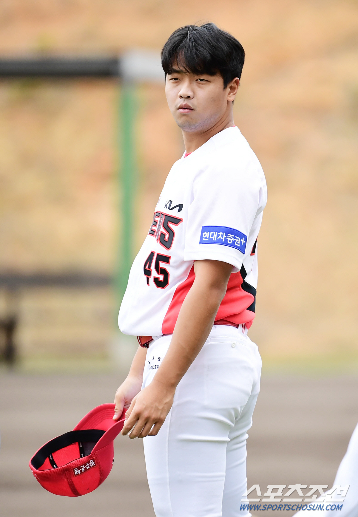 '크로우 첫선→최원준 멀티안타→윤중현·김민주 호투' KIA, 흐린 날씨속…