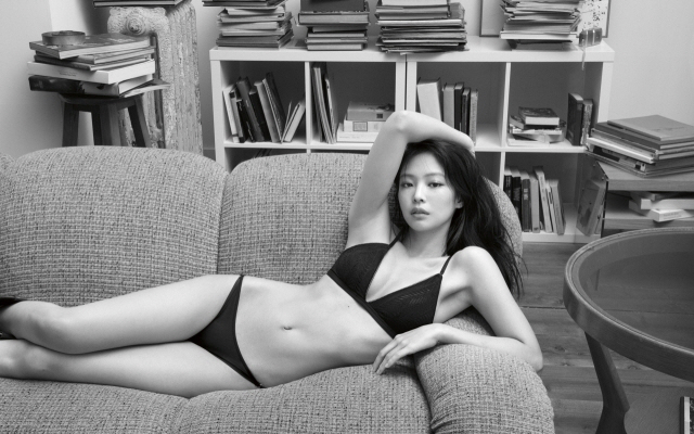 제니, 美도 홀린 고혹미.."완벽 몸매, 음악같은 실루엣"[SC이슈]