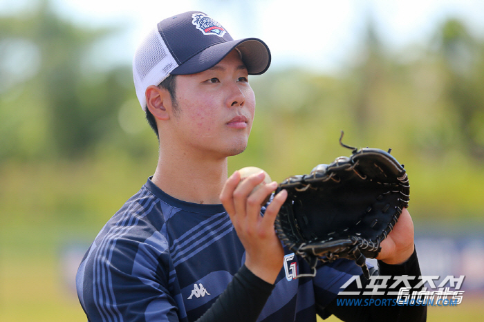 패기만만 18세, '이도류→투수 올인' 개막 엔트리 따낼까 "김원중 선배…