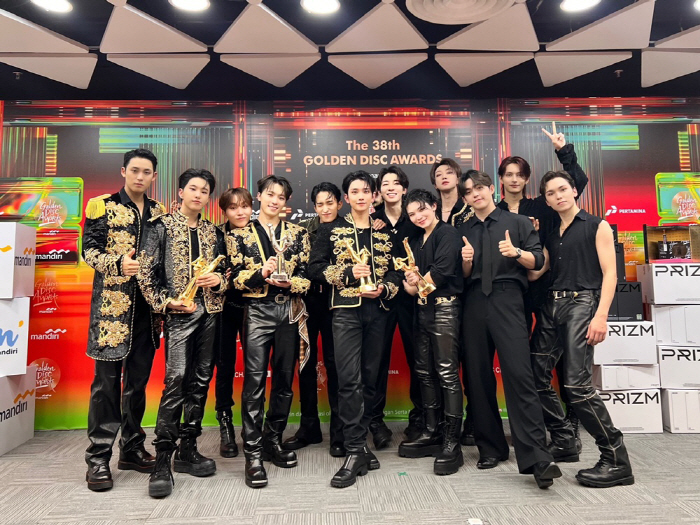 [공식] 세븐틴, IFPI 글로벌 앨범 차트 1위…테일러 스위프트 제쳤다