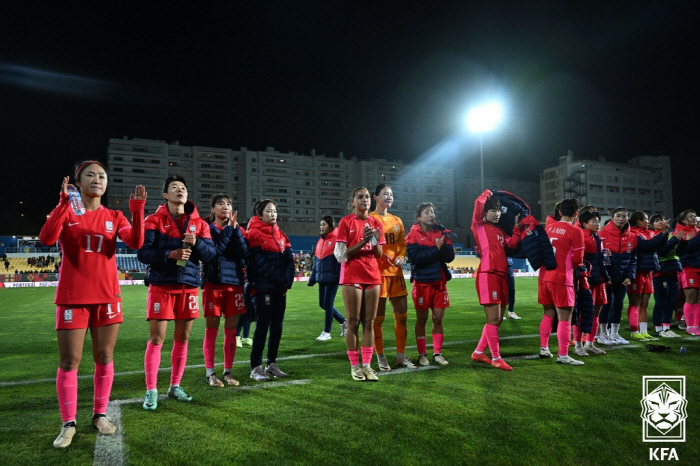 콜린벨호, FIFA랭킹 낮은 포르투갈에 졸전끝 1대5 대패...월드컵 무…