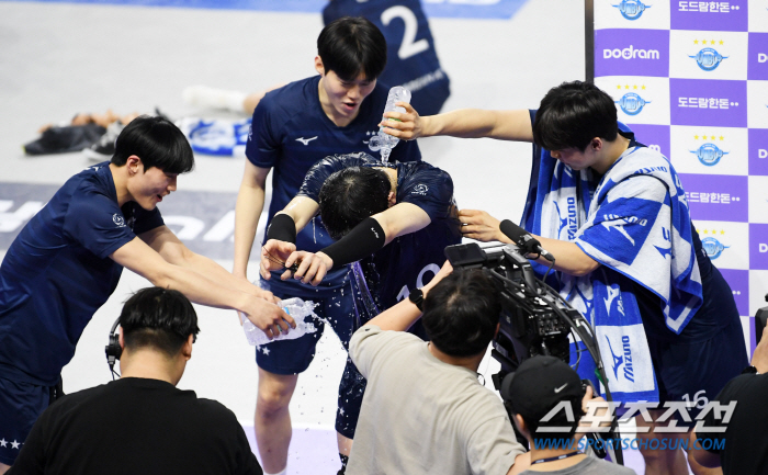 "이대로 갇힐까봐 걱정했다." 감독이 찍은 가장 중요한 경기서 부활한 에…