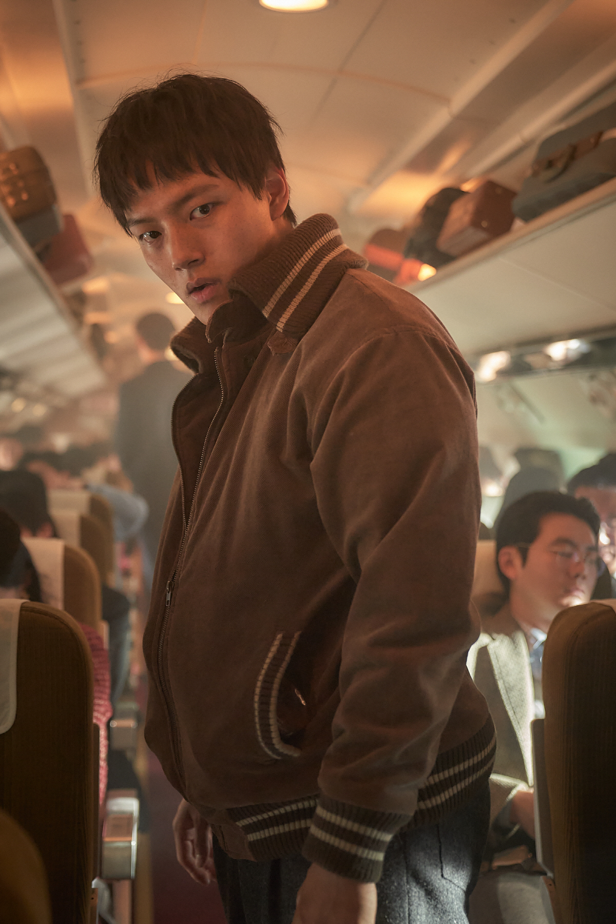 [공식] 하정우X여진구 비행기 납치극 '하이재킹', 6월 개봉 확정
