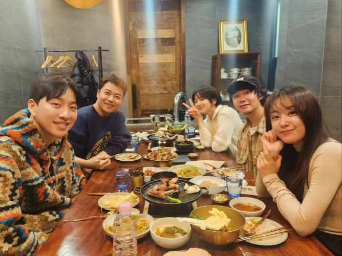 '결혼설 해프닝' 전현무 "사랑 참 어렵다지만, 분명 완벽한 사랑 존재"