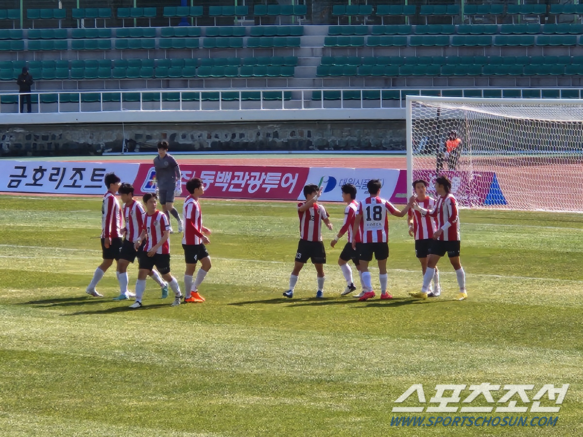 [대학축구]'전통의 강호' 고려대, 승부차기 끝 선문대 잡고 10년 만의…