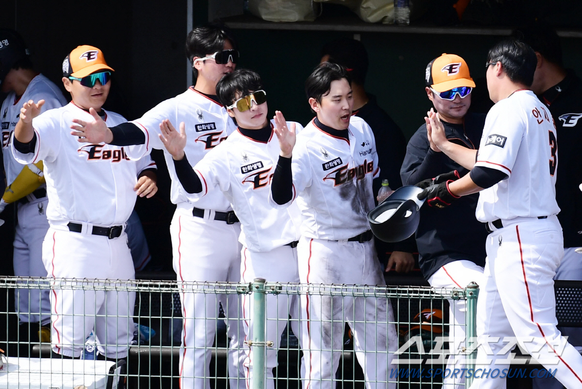 'RYU 왔는데 타선까지 터진다' 장단 21안타 타선 대폭발…한화, KT…