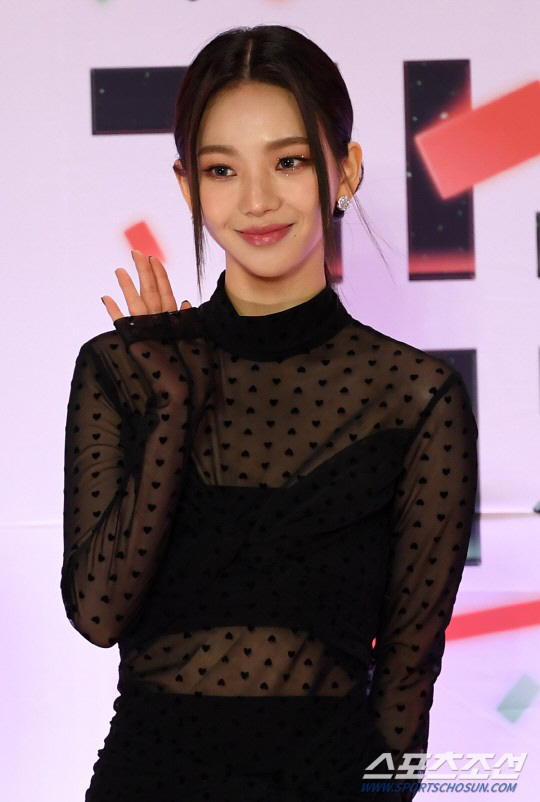 "카리나, 팬 아닌 이재욱♥ 선택" 에스파 새 콘텐츠에 비난 폭주…'엇갈…