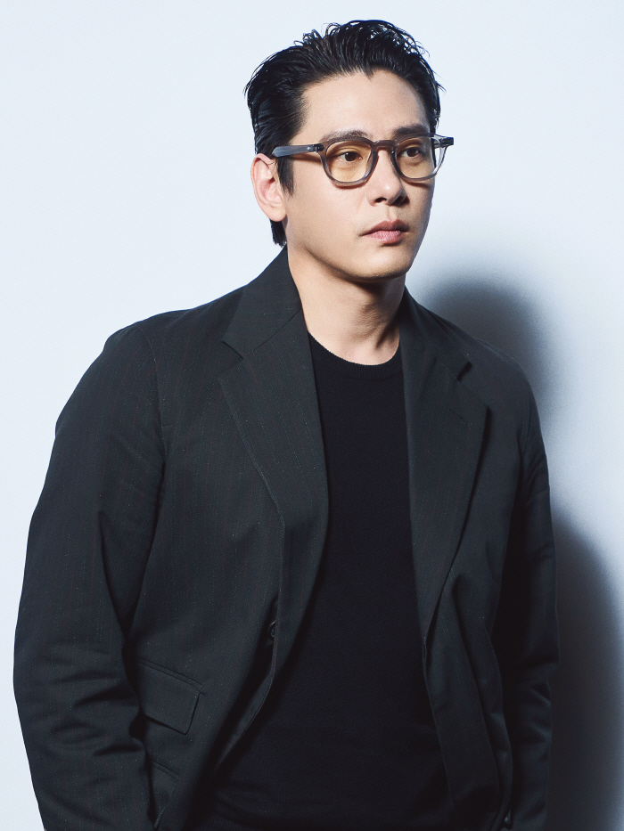 [인터뷰②] 유태오 "학창시절 韓서 농구 합숙훈련, '머리박아' 기합에 …