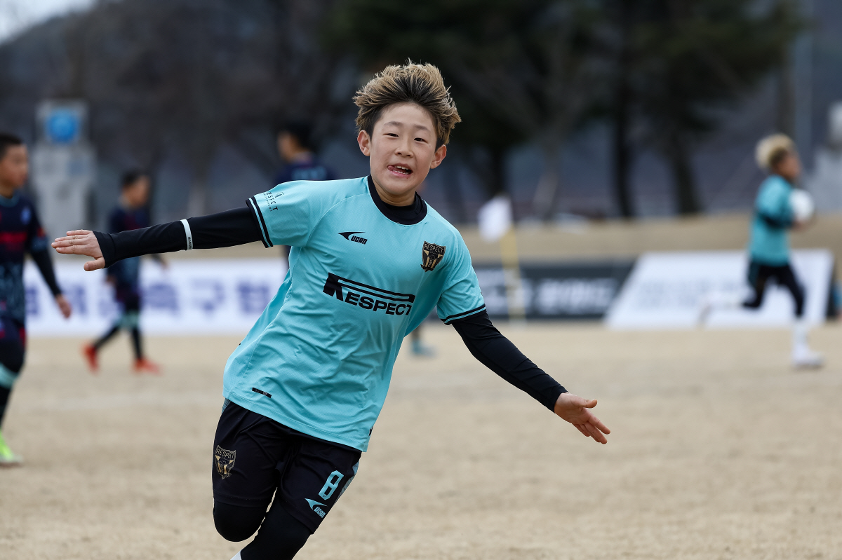 리스펙트FC&포항골든주니어, '2024 영덕 풋볼 페스타 윈터리그' 우승…