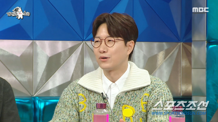 "부부 사이 일은 거실서 격렬하게". 조우종, '♥정다은' 각방살이에도 …
