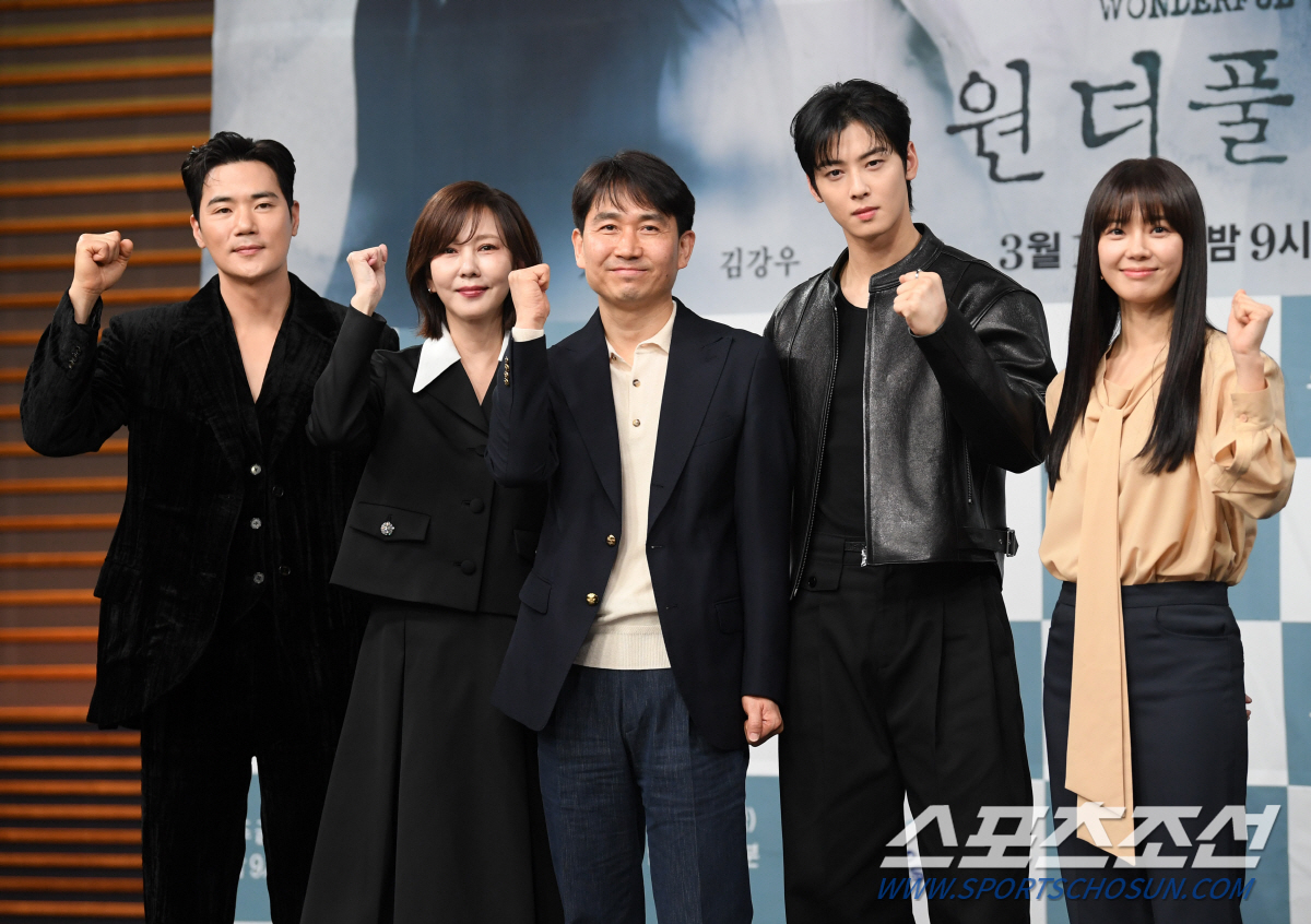 [SC현장]"이유가 필요 없는 캐스팅"…김남주x차은우 '원더풀 월드', …