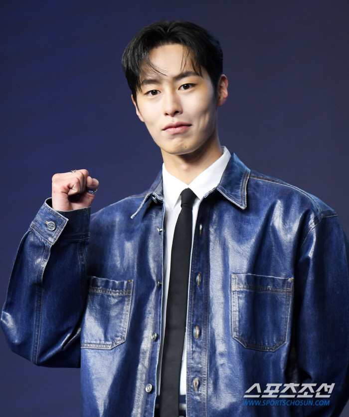 [공식] 이재욱, '♥카리나' 열애 인정→독립行? 씨제스 "계약 기간 남…