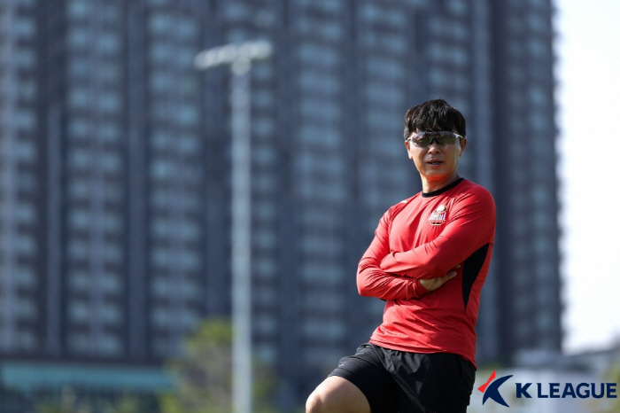 '2분30초 만에 매진' 뜨거운 관심, '정효볼' 돌풍의 광주 vs '린…