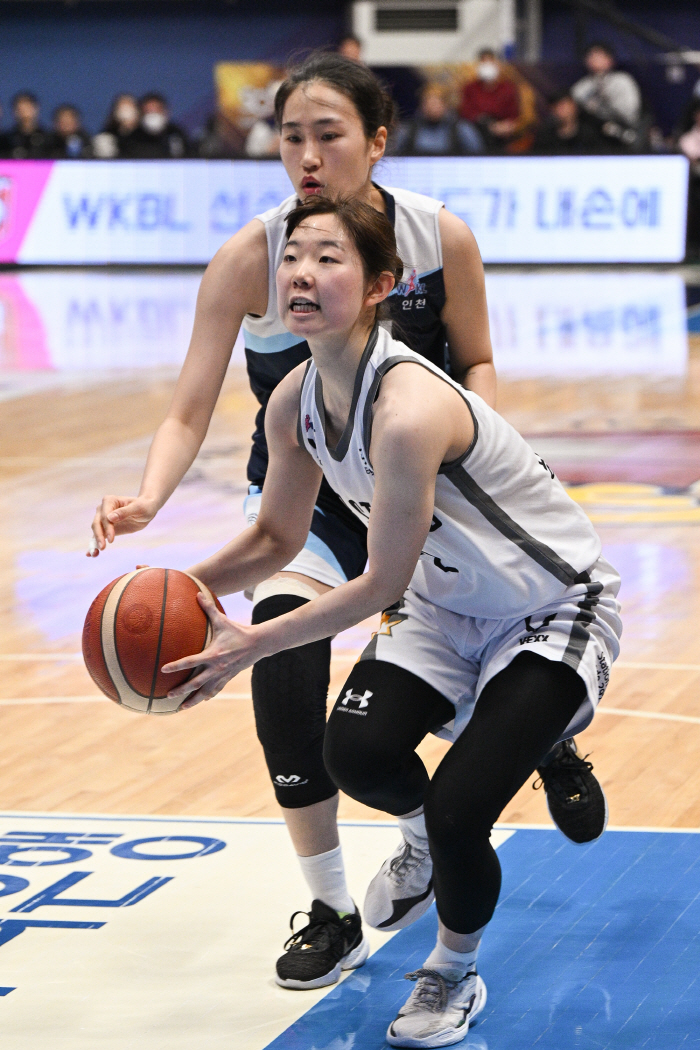 '전반 55점-최다 득점' 청주 KB, 정규리그 마지막 경기서 신한은행 …