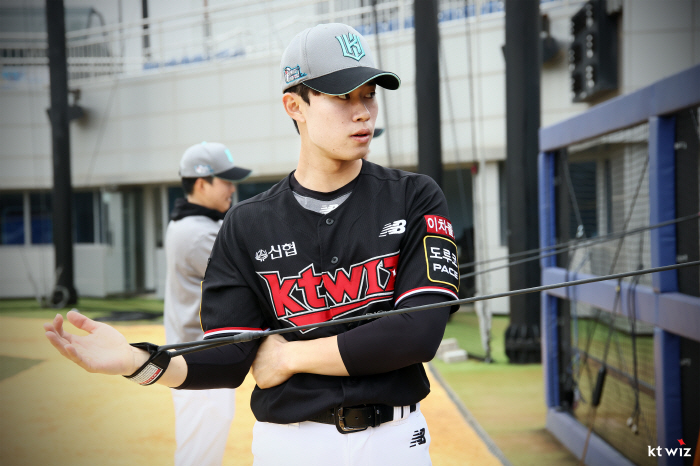 "직구 최고 152㎞, 신인상 타고 싶다" 20세 부산사나이의 패기, '…