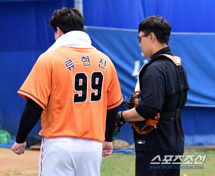 "류현진 개막전 못 나올수도…" 강우에 날아간 첫 라이브 피칭, 하늘에 …