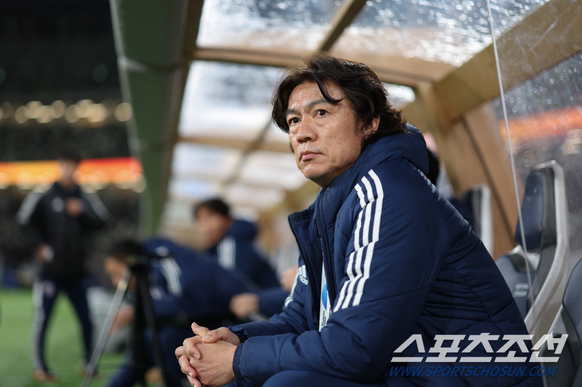 [현장인터뷰]홍명보 감독 "긴장되는 건 없지만", 박태하 감독 "울산 잔…