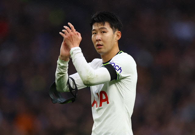 ‘EPL 이달의 선수상’ 손흥민, 스트라이커 복귀 가능성...히샬리송이 …