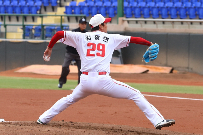 '이로운 2K+147km' 추신수 조기 귀국 SSG, 타선 침묵으로 푸방…