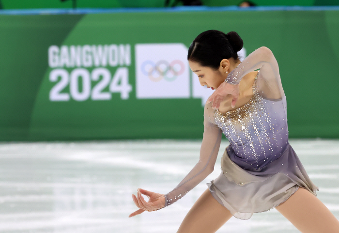 '리틀 김연아'신지아, 주니어 세계선수권 3회 연속 銀…'日 시마다 벽 …