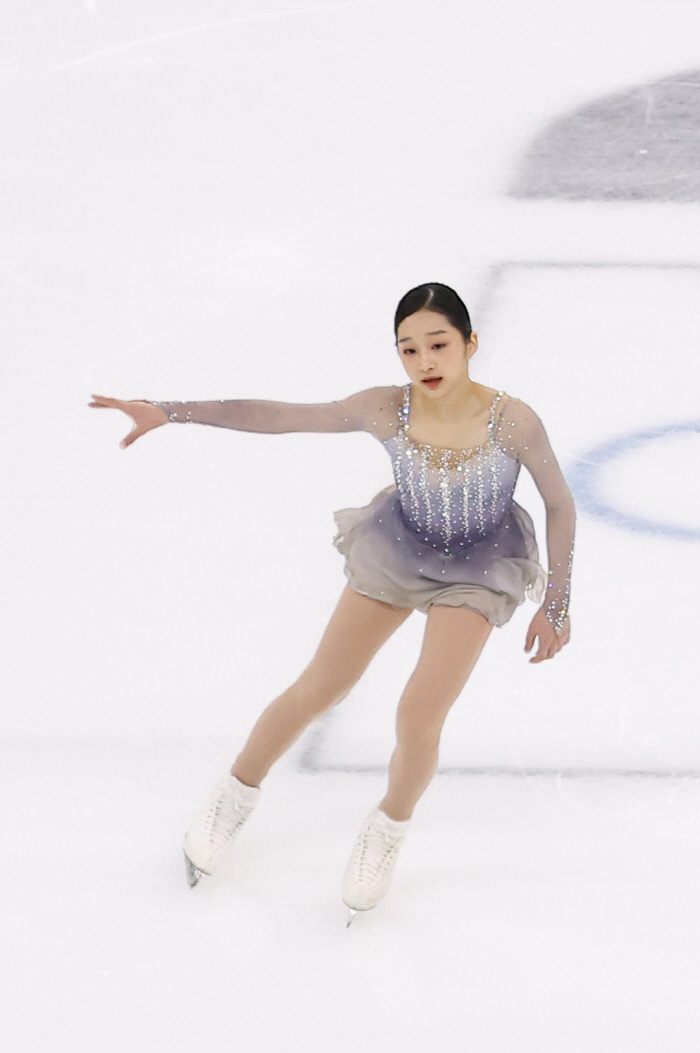 '리틀 김연아'신지아, 주니어 세계선수권 3회 연속 銀…'日 시마다 벽 …
