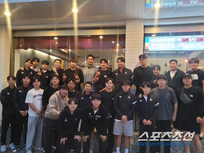 "추신수 선배님 감사합니다!" 먼저 비행기 오른 주장, 2군 선수단에 깜…