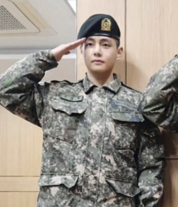 RM이 벌크업 말린댔는데…뷔, 입대 3개월만 86kg 달성 예고 "상상이…