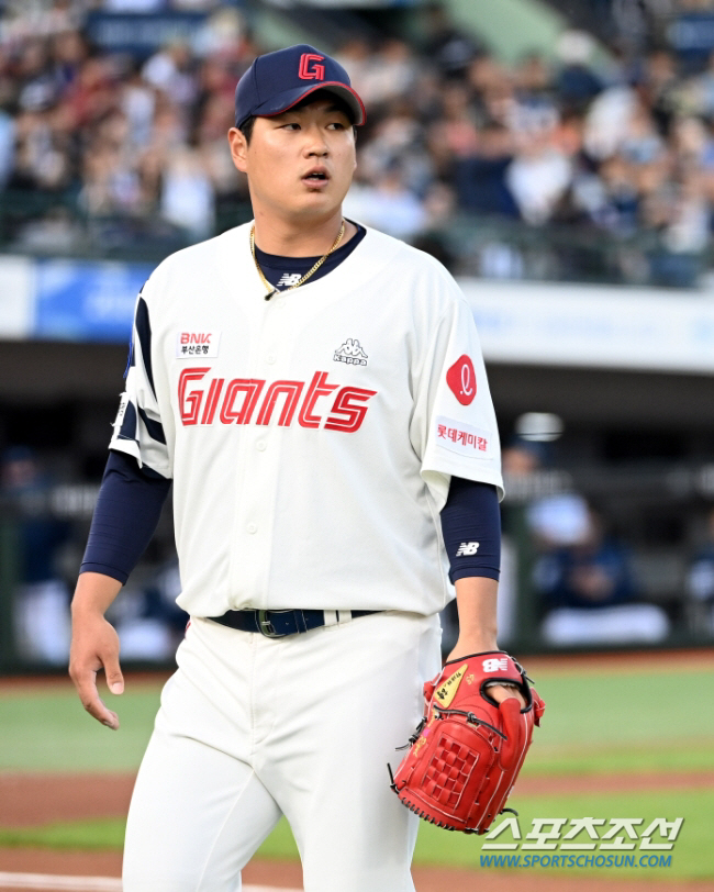 '정면돌파' 나균안, 올해 던질수 있나? 형사전문 변호사가 답한 핵심 쟁…