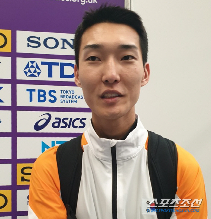 [현장인터뷰]'세계실내육상' 3위, 우상혁 "2연패 아쉽지만 포디움 기뻐…