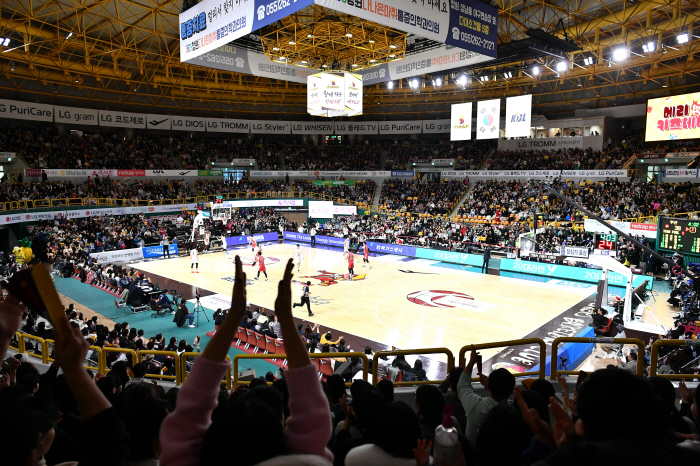 '작년 총관중 이미 초과했다' KBL 리그 '흥행 봄맞이'에 화색…6라운…