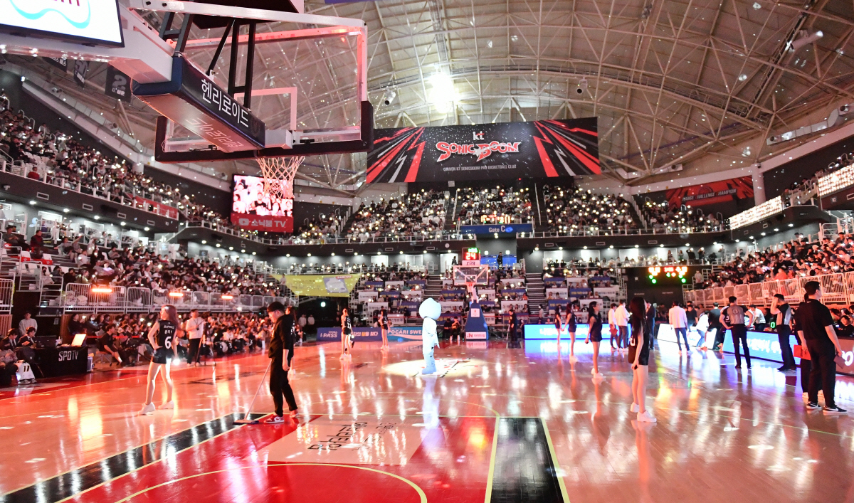 '작년 총관중 이미 초과했다' KBL 리그 '흥행 봄맞이'에 화색…6라운…
