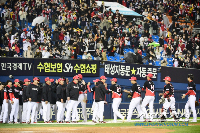 커피 1잔 참으면, 야구 1달 볼 수 있다...야구팬 지갑 열릴까, 안열…