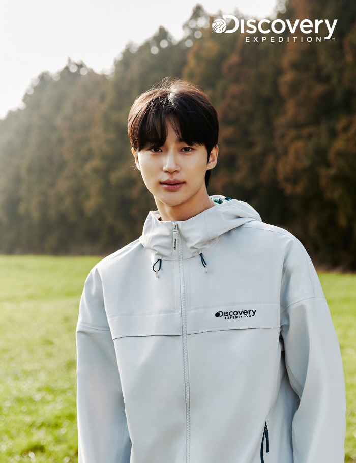 '청춘 스타' 변우석, 디스커버리 브랜드 모델 발탁