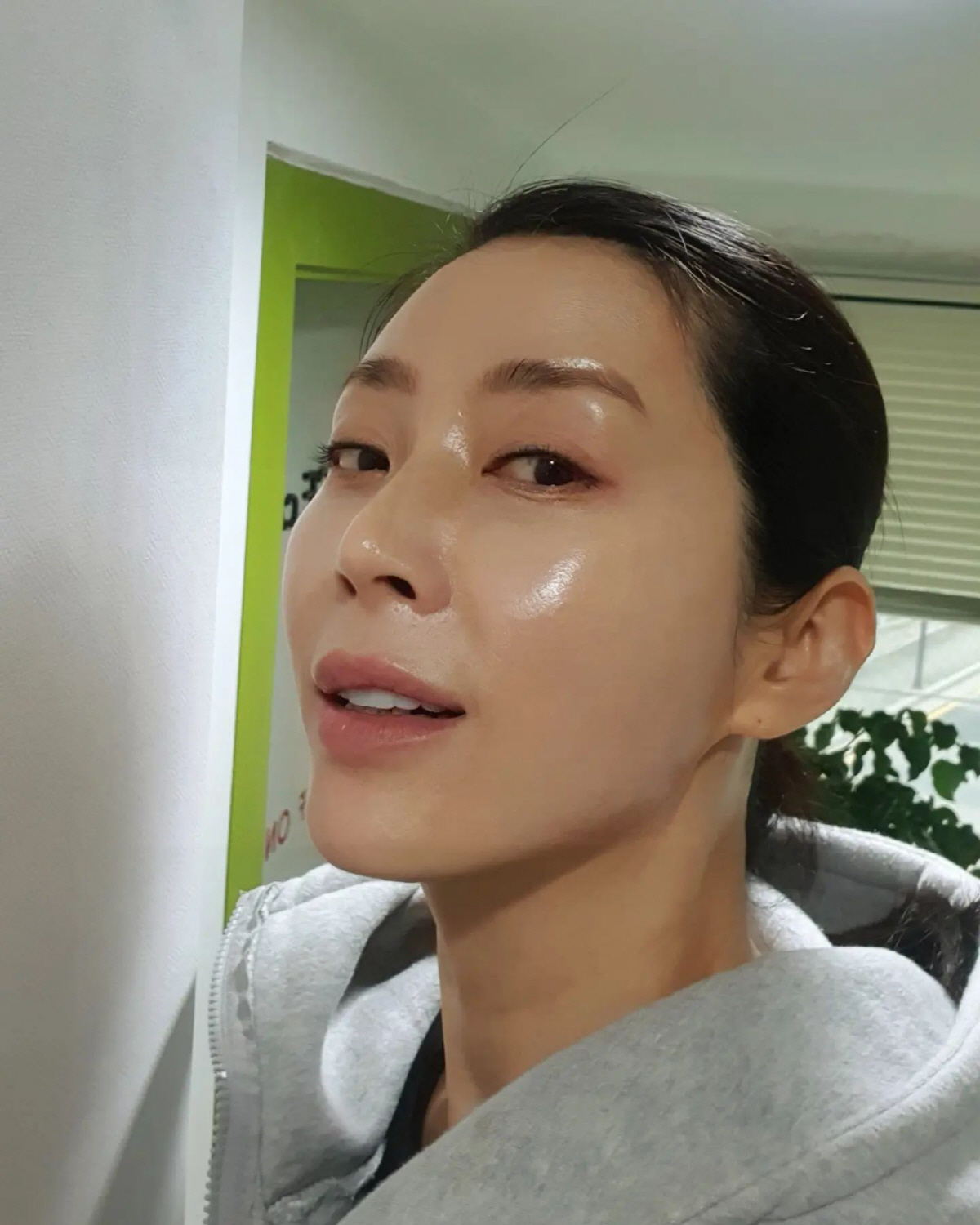송윤아 '똥손 셀카'에 김희선·송혜교 '답답'.."그렇게 찍을 거면 얼굴…
