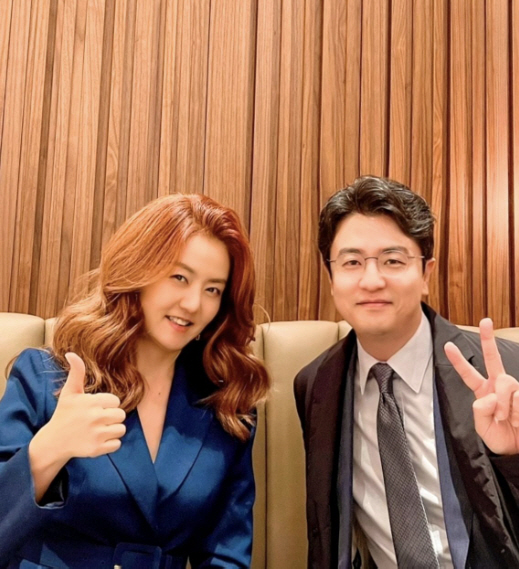 '박지윤과 이혼' 최동석, "친정인 KBS 제작진 찾아와 선물..과분한 …