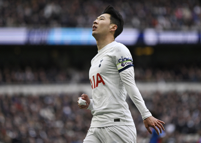 'EPL 300경기 출전이 쉬워?' '리빙 레전드' 손흥민, 토트넘 역대…