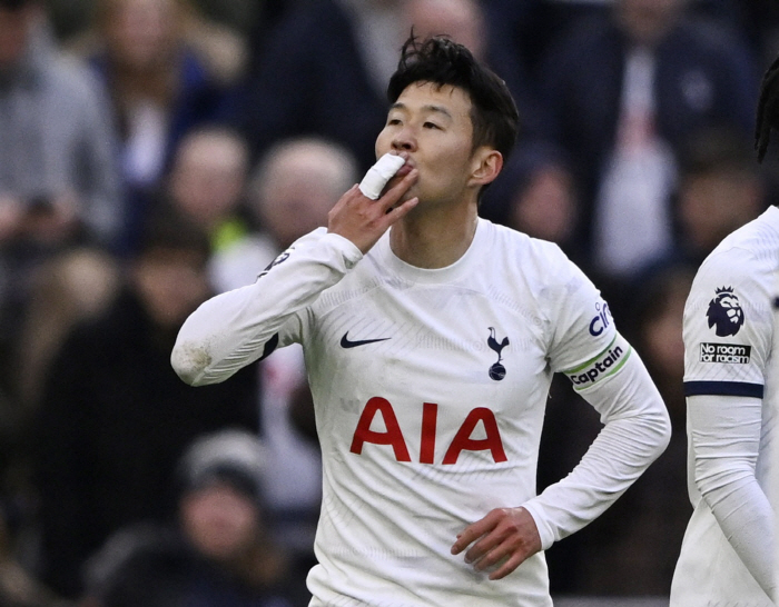 'EPL 300경기 출전이 쉬워?' '리빙 레전드' 손흥민, 토트넘 역대…