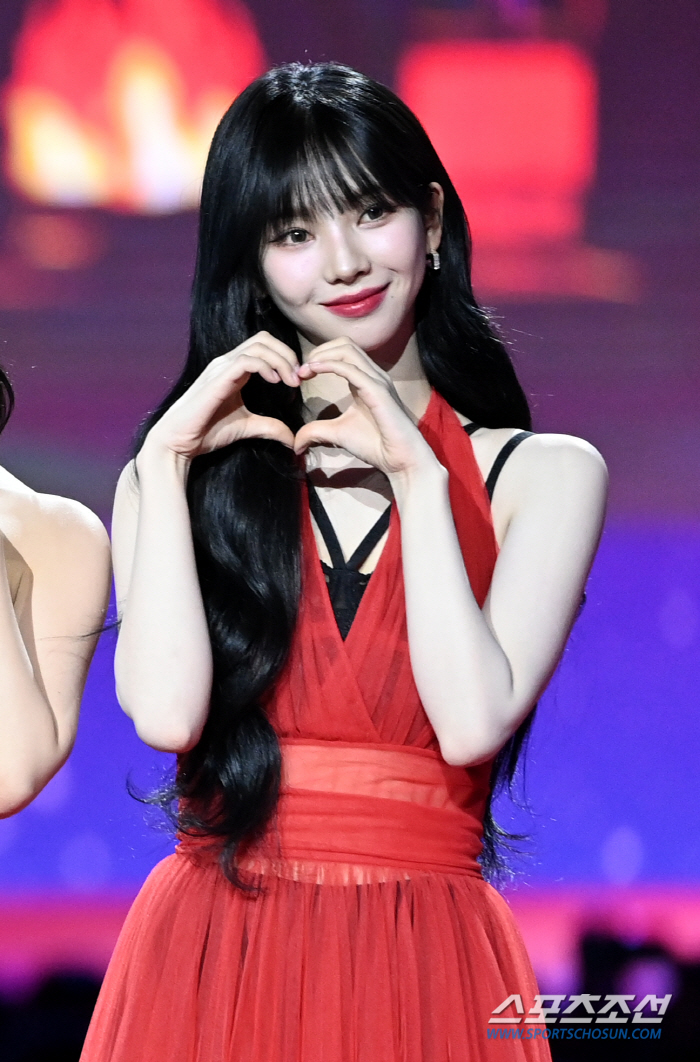 [종합] 카리나, '♥이재욱 열애 사과' 심경고백 "기다려줘서 고마워"