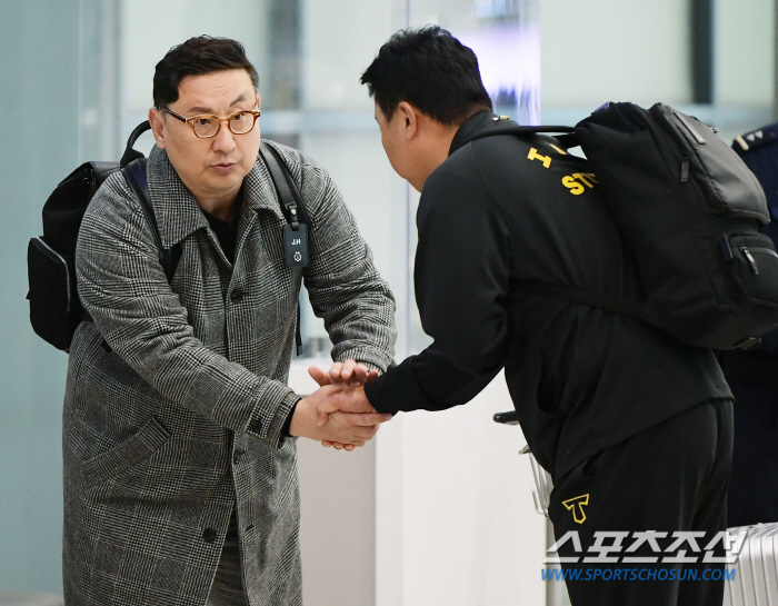 '꽃보다 감독 맞네!' 호랑이 사령탑의 폭발적인 인기, 팬들 기대에 답할…