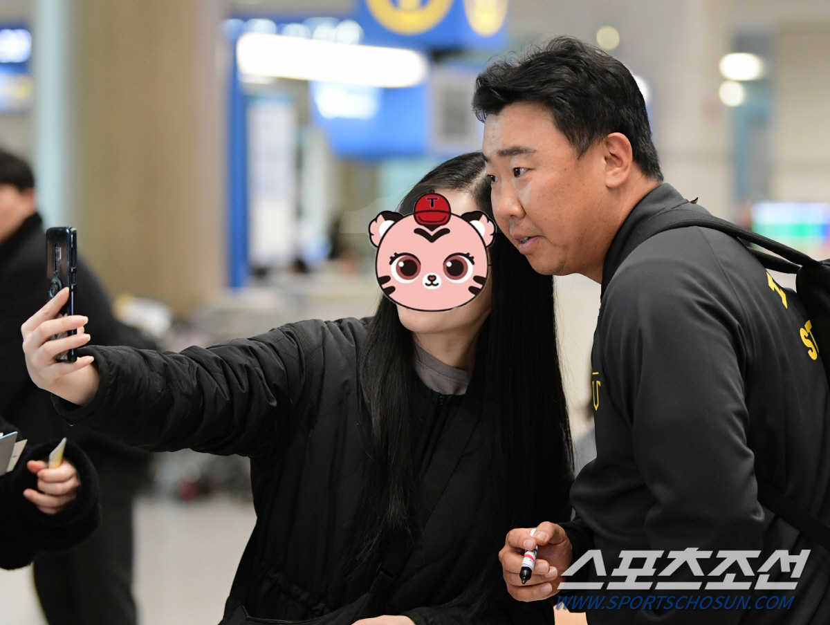 '꽃보다 감독 맞네!' 호랑이 사령탑의 폭발적인 인기, 팬들 기대에 답할…